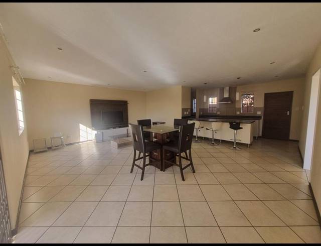 4 BEDROOM PROPERTY TO RENT IN MOOIKLOOF RIDGE ESTATE